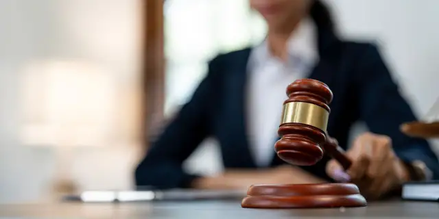 Jak długo trwa ubezwłasnowolnienie? Terminy i etapy procesu