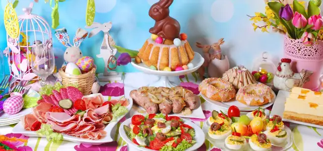 Co na stół wielkanocny? Tradycyjne potrawy i dekoracje na święta