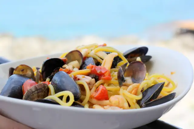 Gdzie zjeść w Castellammare del Golfo? Najlepsze restauracje z owocami morza