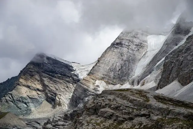 Pireneje - fascynujące góry pełne tajemnic i niezwykłych szczytów