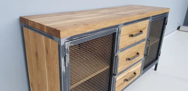 Pielęgnacja mebli loftowych: Drewno i metal krok po kroku