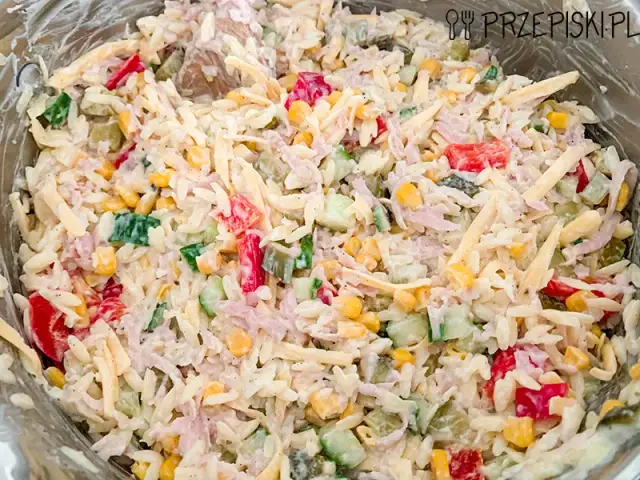 Sałatka z makaronem jak ryż: 5 przepisów, które pokochasz!