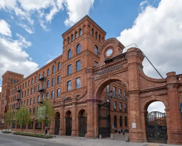 Łódź: Co zwiedzić? Odkryj postindustrialne skarby i plan na weekend!