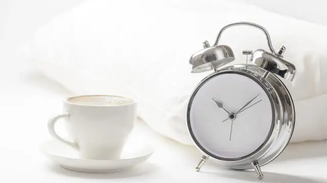 Kiedy pić kawę? Idealne pory na energię bez skutków ubocznych