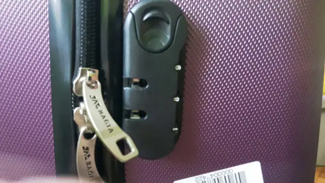 Jak zmienić kod w walizce Puccini i zwiększyć bezpieczeństwo bagażu