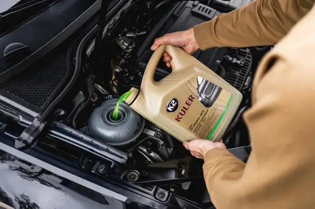 Ile wchodzi płynu do chłodnicy Golf 3? Sprawdź, by uniknąć problemów.