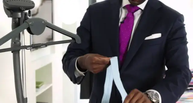 Jak prawidłowo dbać o krawaty, aby uniknąć zniszczeń i zagnieceń