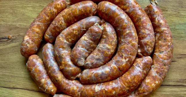 Jelita do kiełbasy: przygotuj je perfekcyjnie i uniknij pękania!