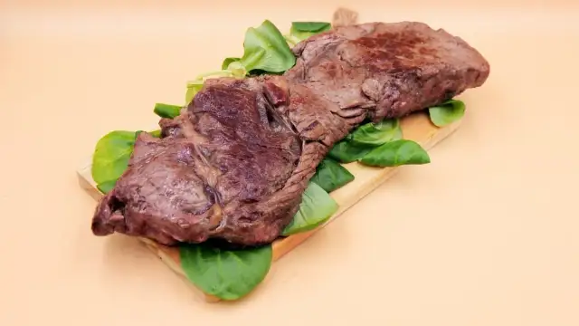 Jakie zioła do wołowiny? Odkryj sekrety doskonałego smaku