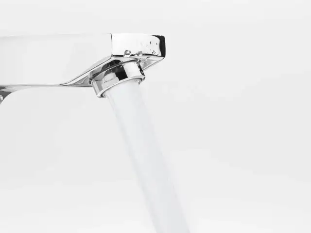 Jak wymienić sitko w kranie? Poradnik DIY i oszczędność wody!