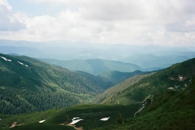 Skrzyczne: szlak zielony czy niebieski? Który lepszy na Twoją wyprawę?