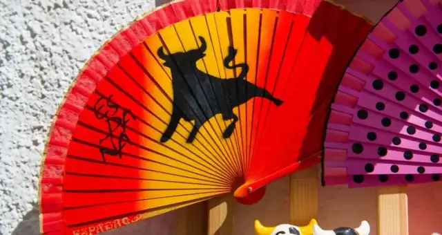 Co warto przywieźć z Hiszpanii: najlepsze pamiątki i smaki