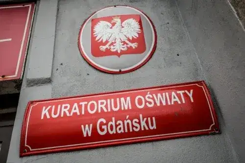 Czym zajmuje się kuratorium oświaty? Kluczowe zadania i funkcje