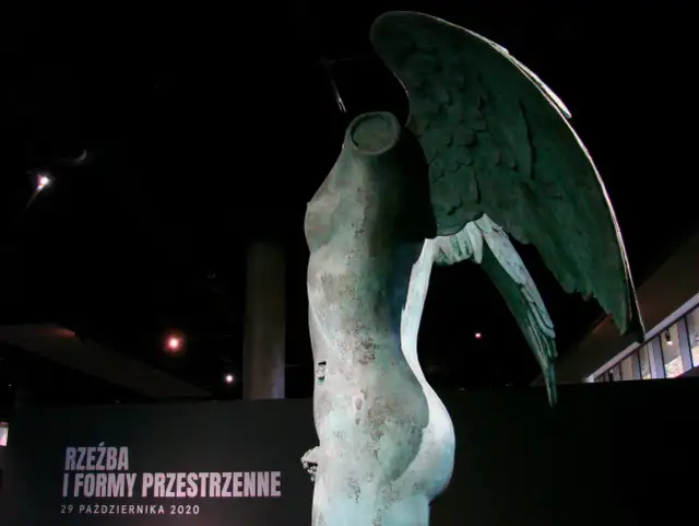 Ikaria Igora Mitoraja - tajemnice rzeźby, które zachwycają i inspirują