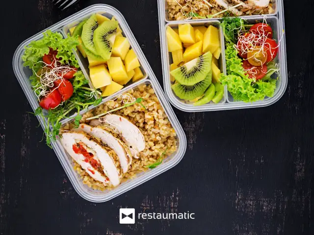 Jak założyć catering dietetyczny? Kompletny przewodnik krok po kroku