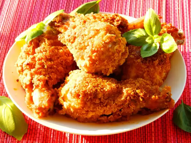 Kurczak w płatkach kukurydzianych - Jak uzyskać idealną chrupkość?