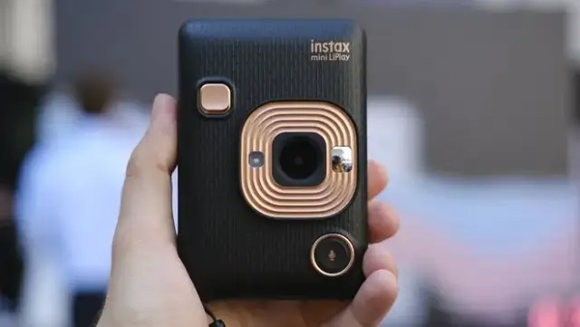 Aparat natychmiastowy: jak wybrać? Instax, Polaroid, ZINK porównanie