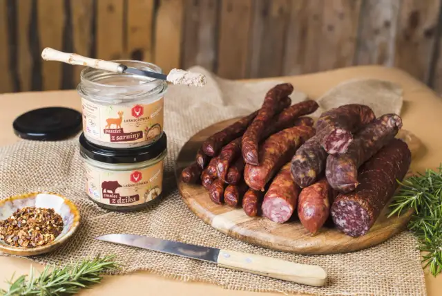 Ile kosztuje kilogram dziczyzny? Ceny dzika, jelenia i sarny