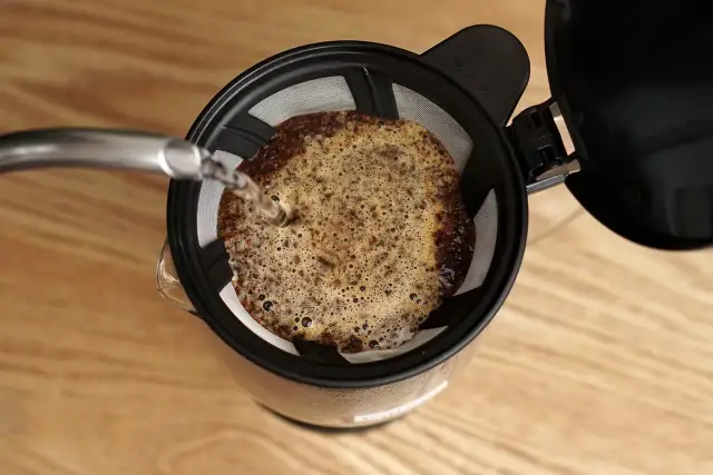 Peeling z kawy jak zrobić: prosty przepis na naturalny eksfoliant