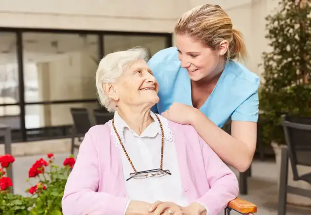 Jak zostać opiekunem medycznym - kluczowe kroki i wymagania