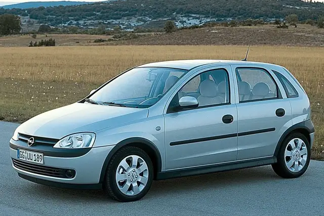 Opel Corsa C 1.0: Ile litrów baku? Zasięg, spalanie, rezerwa