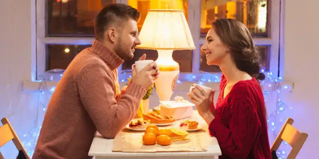 Tematy na randkę: Jak rozmawiać, by zrobić wrażenie?