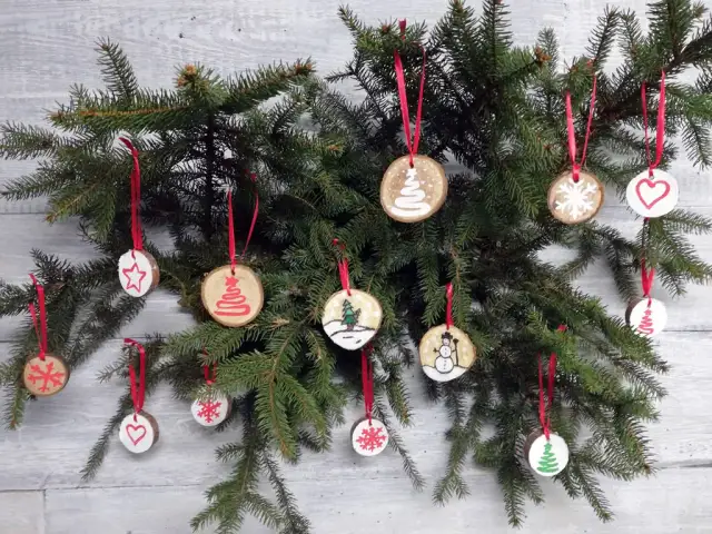 Własnoręczne ozdoby choinkowe: Proste DIY i magiczne święta