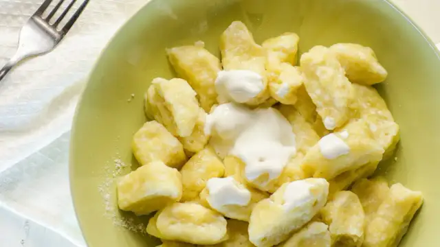 Kopytka z twarogu, idealne na lekkie posiłki. Szukasz przepisów na odchudzanie? To może być Twój nowy ulubiony deser.