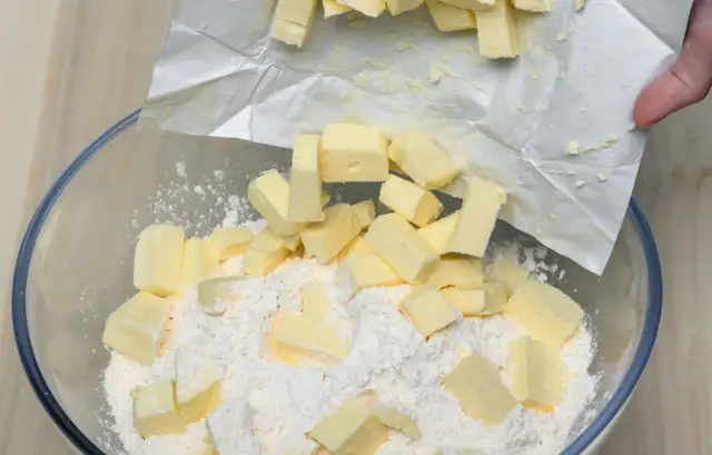 Kruche ciastka: złota zasada 3:2:1. Przepis, który się uda!