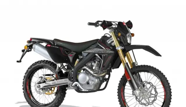 Motocykl 125: Cross czy Enduro? Wybierz idealny + Prawo Jazdy B