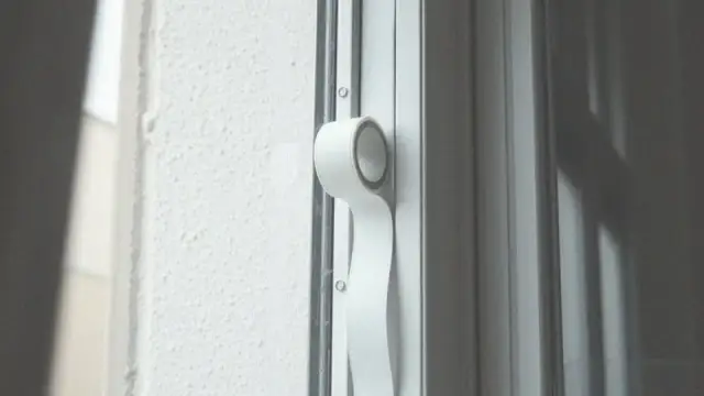 Jak uszczelnić okna taśmą, aby uniknąć przeciągów i strat ciepła