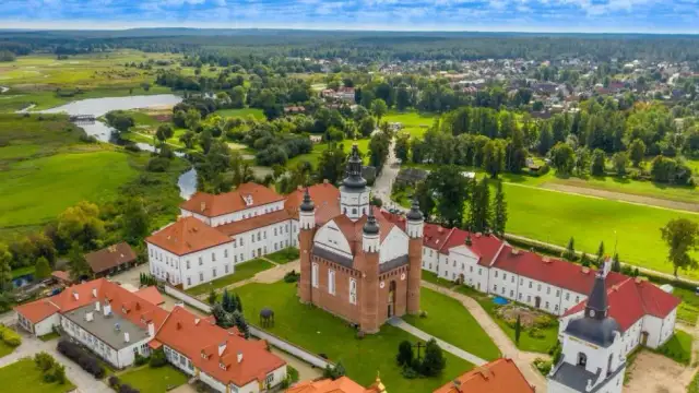 Podlasie: Co musisz zobaczyć? Przewodnik po Zielonych Płucach Polski