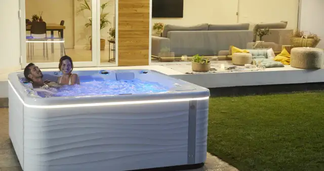 Jacuzzi i basen spa: wybór, koszty, pielęgnacja. Inwestycja w zdrowie.