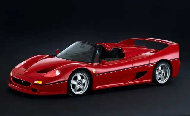 Ile koni ma Ferrari? Odkryj moc legendarnych modeli Ferrari