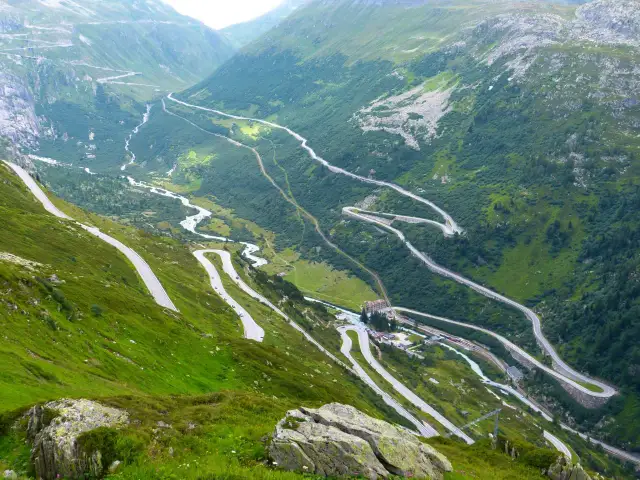 Najpiękniejsze trasy motocyklowe w Europie, które musisz przejechać