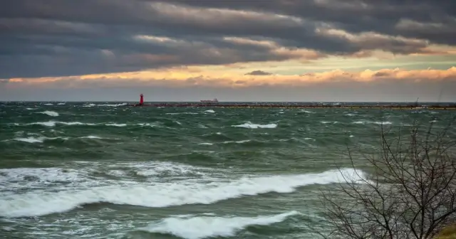 Czy jest sztorm na Bałtyku? Sprawdź aktualne warunki pogodowe