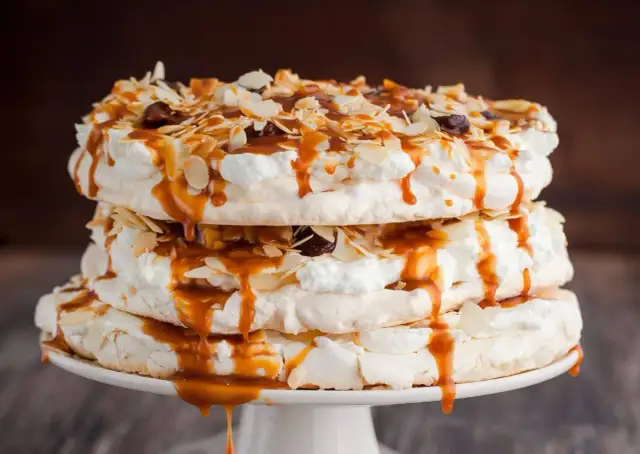 Czy śmietana tuczy? Sprawdź, jak wpływa na Twoją wagę