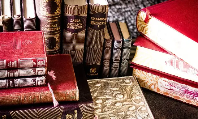 Nocleg w Paryżu: Jak znaleźć idealne miejsce i nie przepłacić?