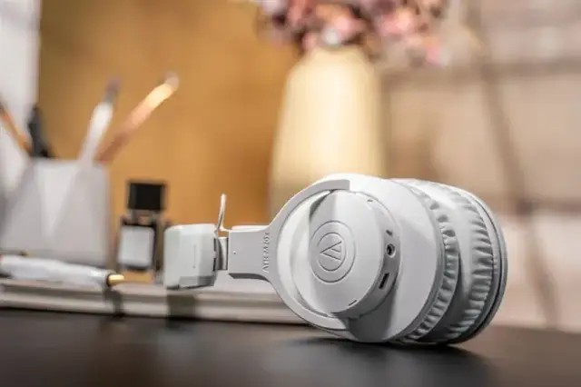 Słuchawki do TV: Jaki wybrać? Przewodnik i ranking 2024