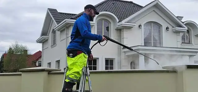 Jak usunąć pajęczyny z elewacji - skuteczne metody i porady