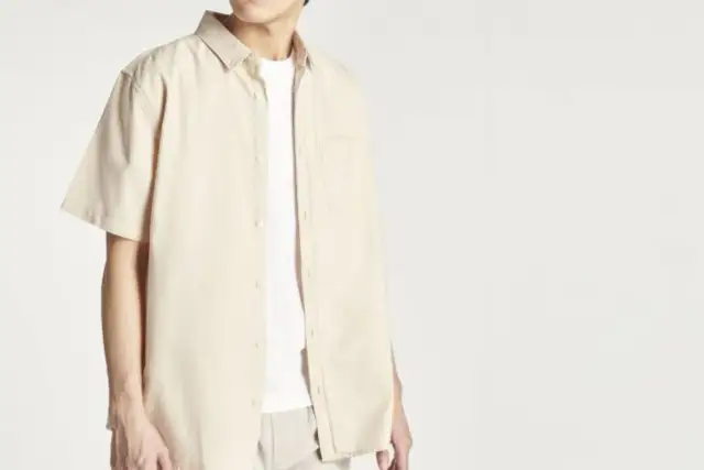 Jak stylizować za dużą koszulę, aby wyglądać modnie i zjawiskowo