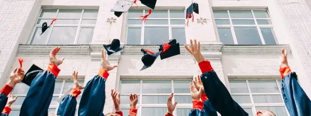 Ubezpieczenie zdrowotne po studiach 4 miesiące – co musisz wiedzieć, aby nie stracić ochrony