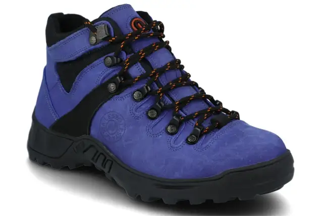 Jakie buty do hotelu? Spakuj mądrze i uniknij gaf.