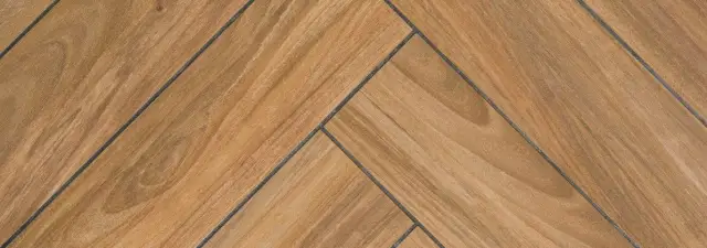 Jak ułożyć płytki w jodełkę na podłodze bez błędów i frustracji