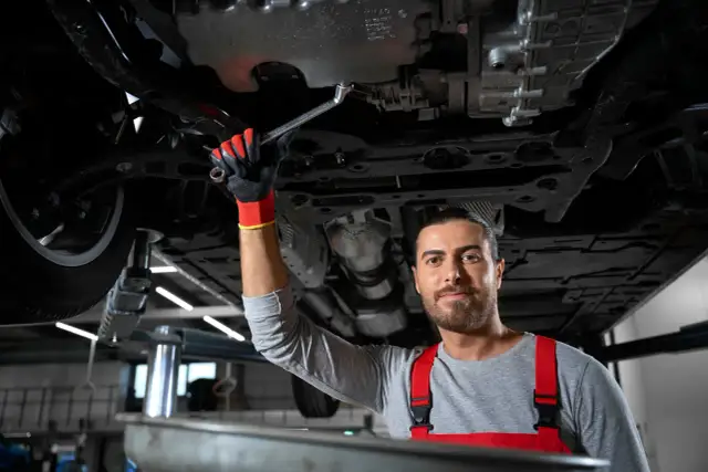 Co ile wymiana oleju 5W30 w benzynie? Uniknij kosztownych błędów