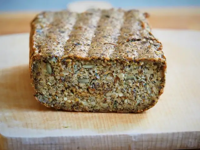 Gdzie kupić wegański chleb? Sprawdź najlepsze miejsca i oferty