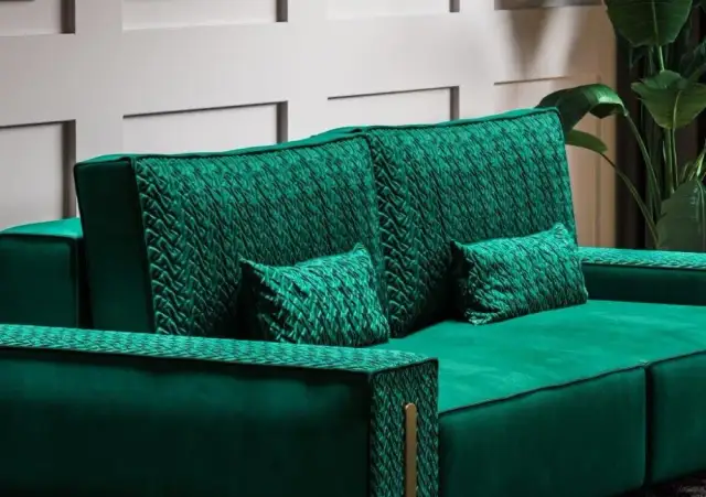 Kanapa z pufą jak narożnik – idealne rozwiązanie do małych przestrzeni