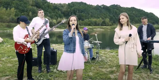 Podkład muzyczny do matka która pod krzyżem stała - różne aranżacje