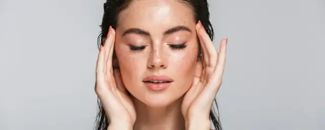 Co niszczy kwas hialuronowy w skórze? Odkryj sekrety ochrony!