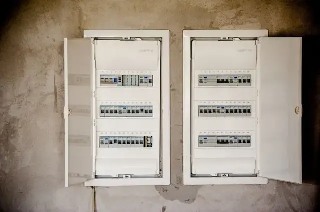 Rozdzielnica w Domu Jednorodzinnym: Jak Zaplanować Instalację?